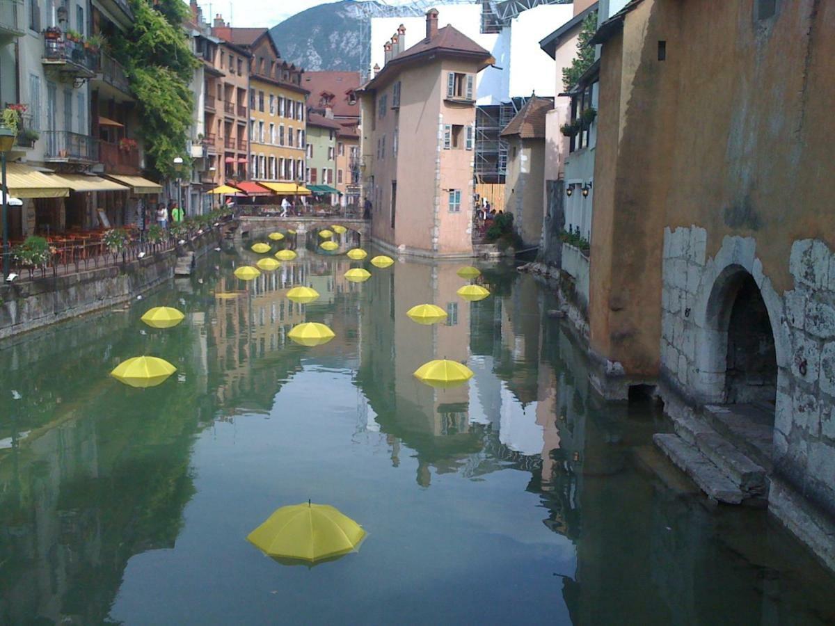 Lodges Du Canal St-Dominique Анси Экстерьер фото